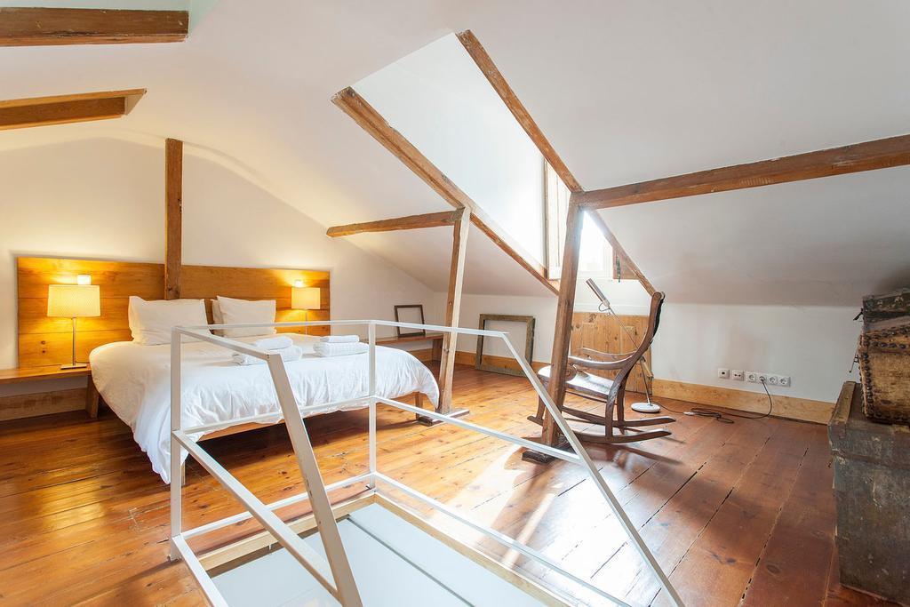 Central, Charming, Quiet, Garden And Parking Lisbona Esterno foto